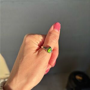 Elegant Green Ammolite Teardrop 925 sterling silver ring. Size 7